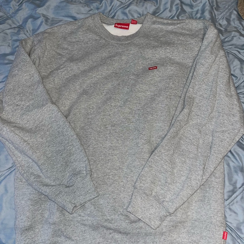 FLASH SALE! 💙 Like new Supreme crewneck sweatshirt